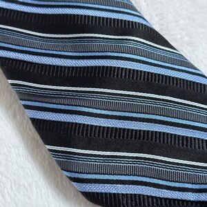 Michael Kors Blue Black Diagonal Stripe 100% Silk Men’s Neck Tie Made In USA